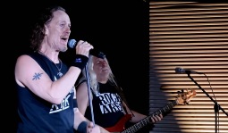 Hardrocker Carl Sentance z Nazareth oslnil Písek, vystoupí ještě v Milevsku